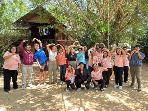 กิจกรรมพัฒนาศักยภาพเจ้าหน้าที่ด้านภาษาอังกฤษ (ค่ายดาหลา)