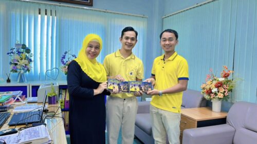 มอบอินทผาลัม ให้กับเจ้าหน้าที่ที่นับถือศาสนาอิสลาม เพื่อไว้ในการละศีลอดในห้วงเดือนรอมฎอน ฮ.ศ. 1445