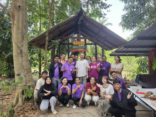 จกรรมพัฒนาศักยภาพเจ้าหน้าที่ด้านภาษาอังกฤษ (ค่ายดาหลา)